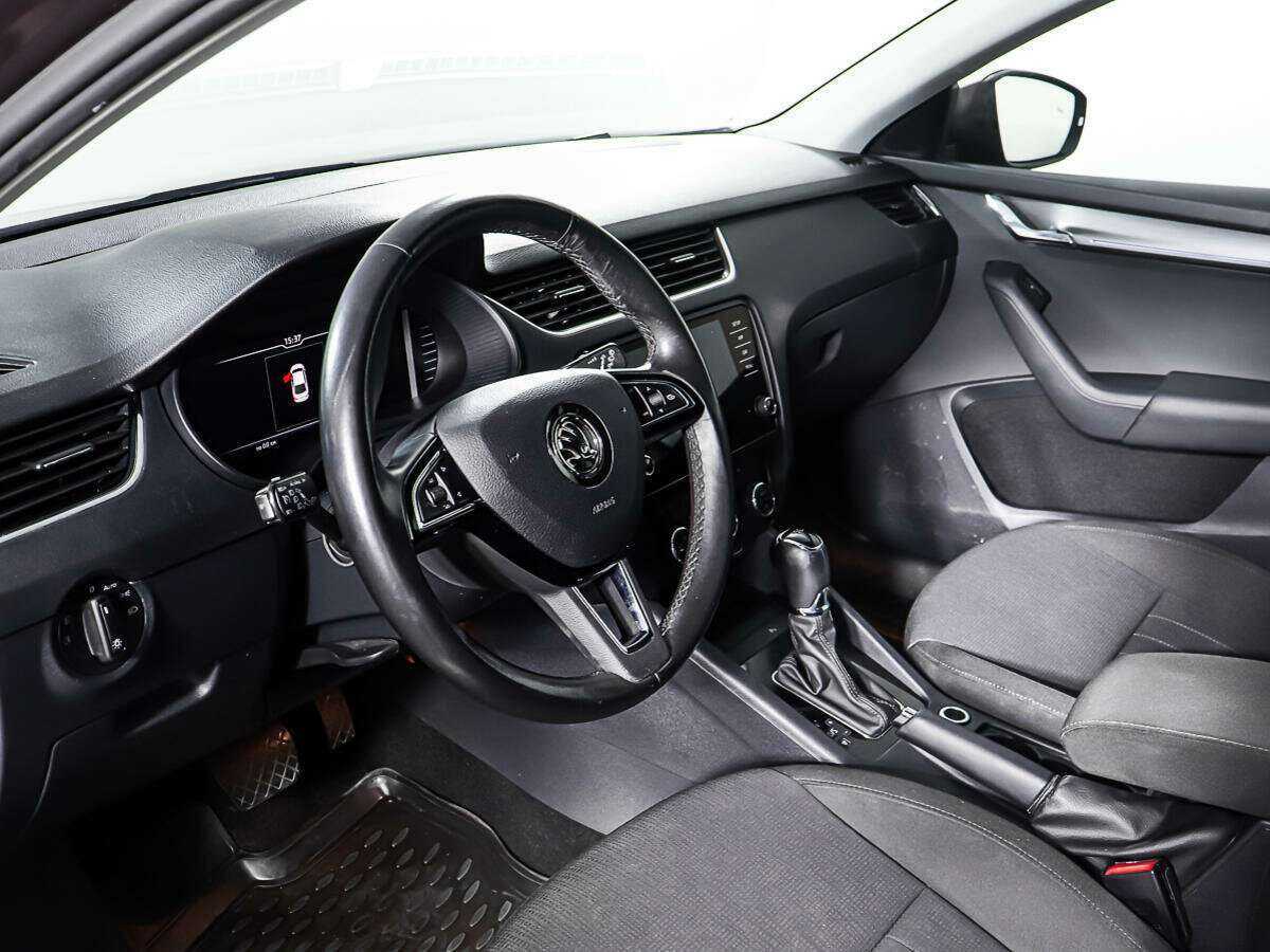 Б/У Шкода Октавия 2018 года. Фото: #12