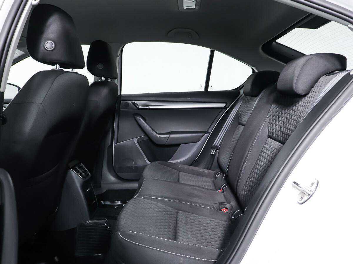 Б/У Шкода Октавия 2018 года. Фото: #10