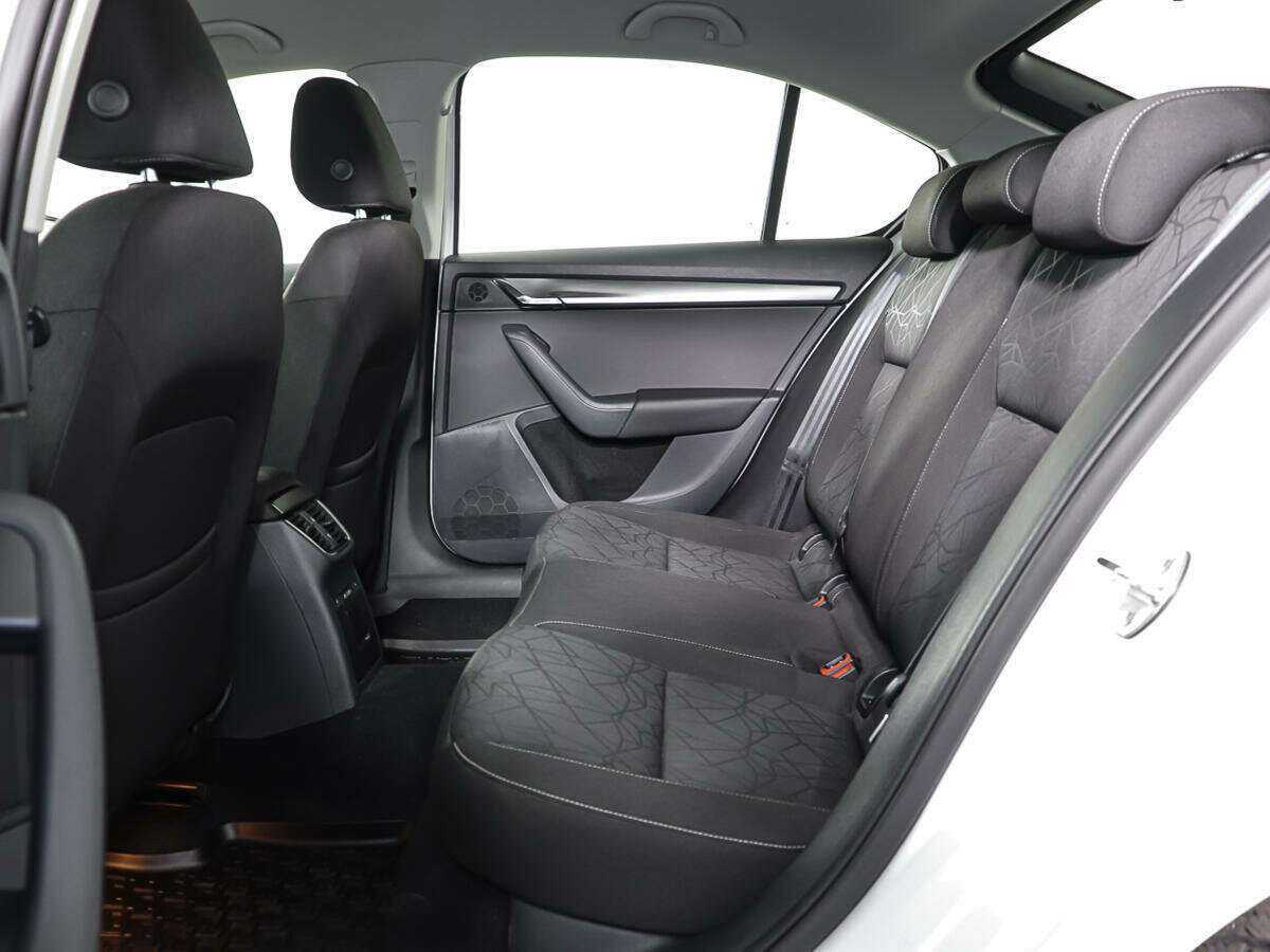 Б/У Шкода Октавия 2020 года. Фото: #8