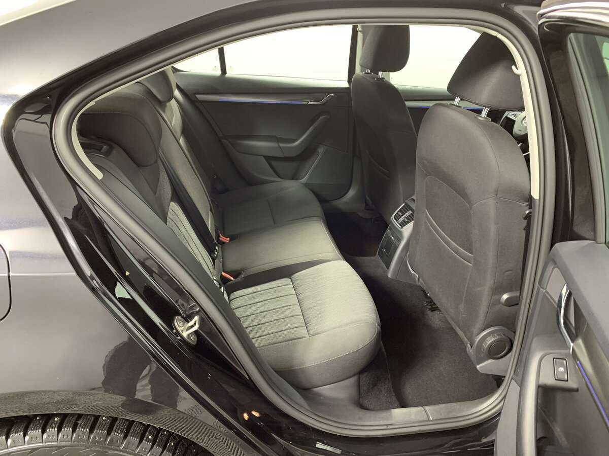 Б/У Шкода Октавия 2018 года. Фото: #12