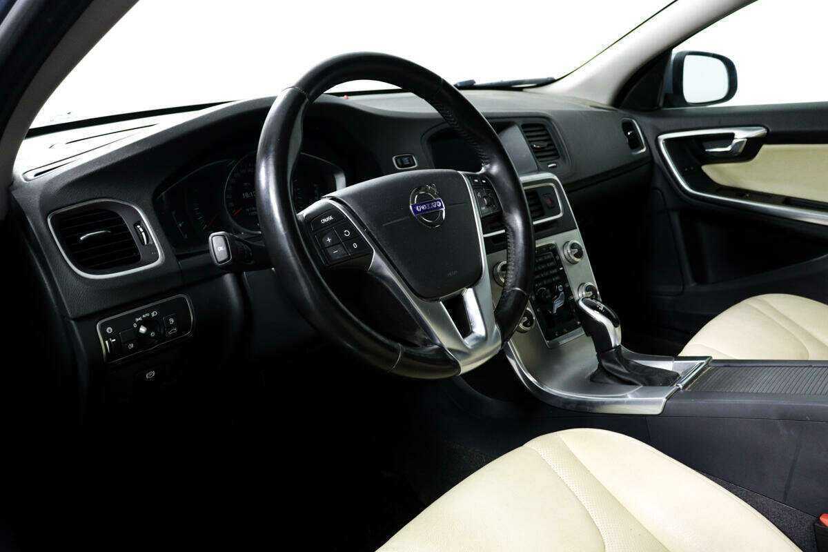 Б/У Вольво С60 2017 года. Фото: #12