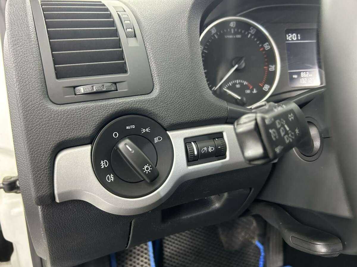 Б/У Шкода Октавия 2012 года. Фото: #8