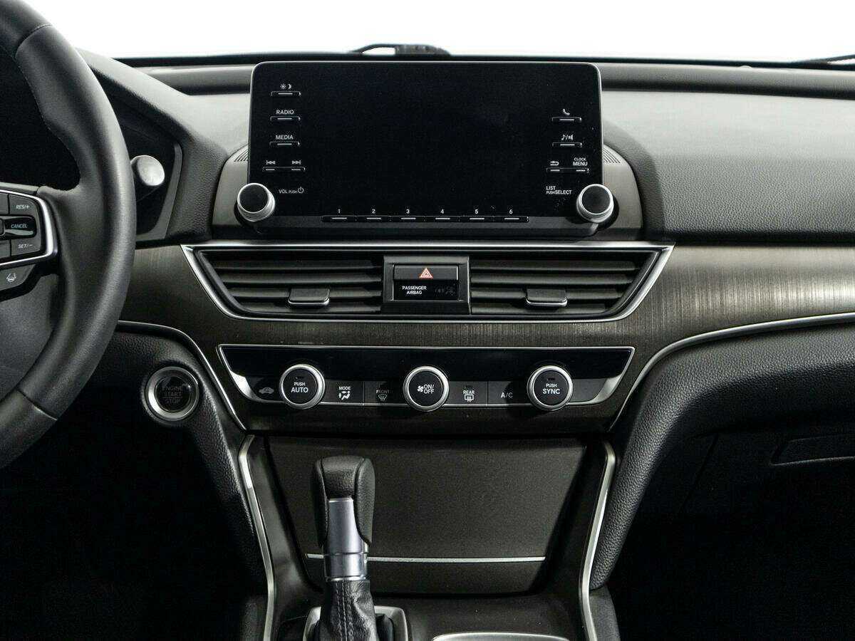 Б/У Хонда Аккорд 2018 года. Фото: #13