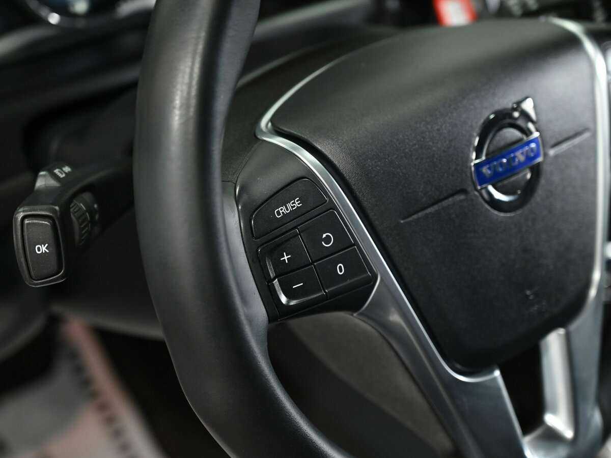 Б/У Вольво ИксЦ60 2014 года. Фото: #7