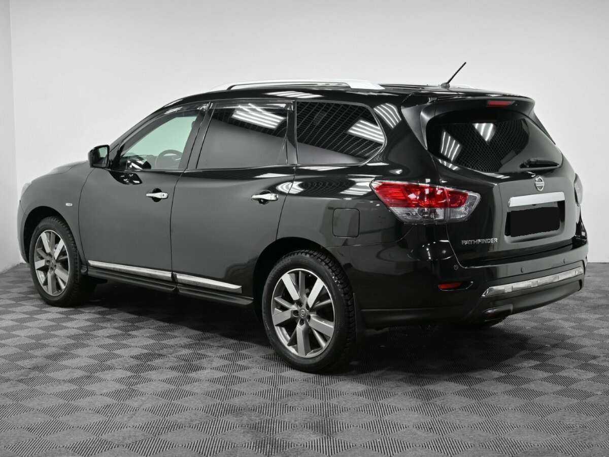 Б/У Ниссан Патфайндер 2015 года. Фото: #3