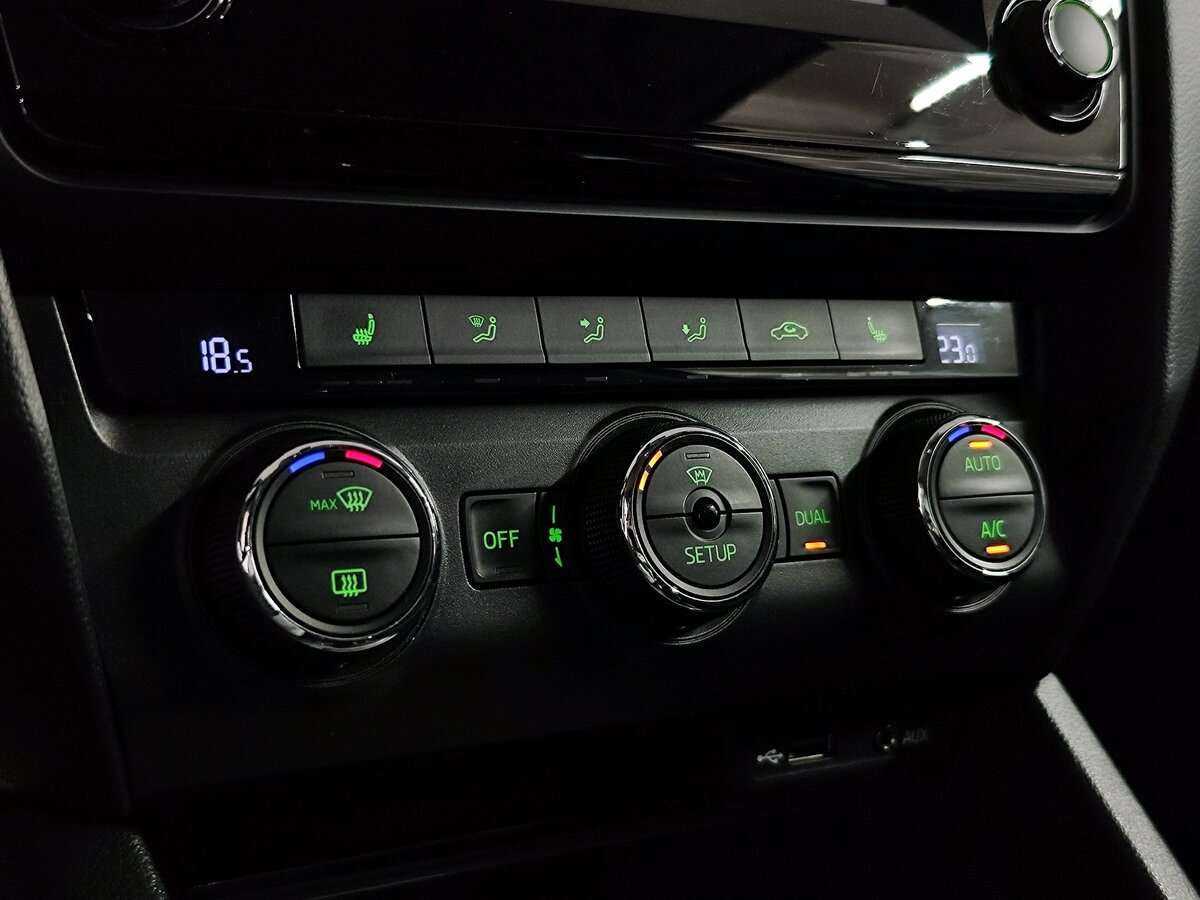 Б/У Шкода Октавия 2015 года. Фото: #15