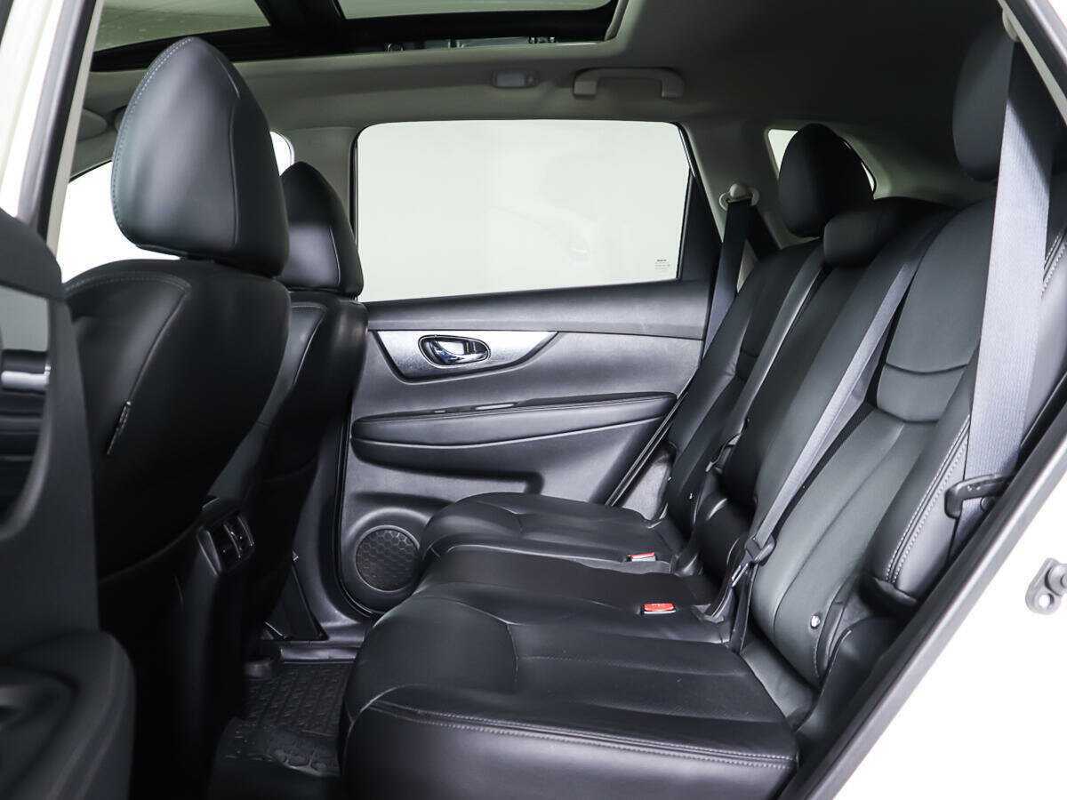 Б/У Ниссан Икс-Трейл 2015 года. Фото: #9