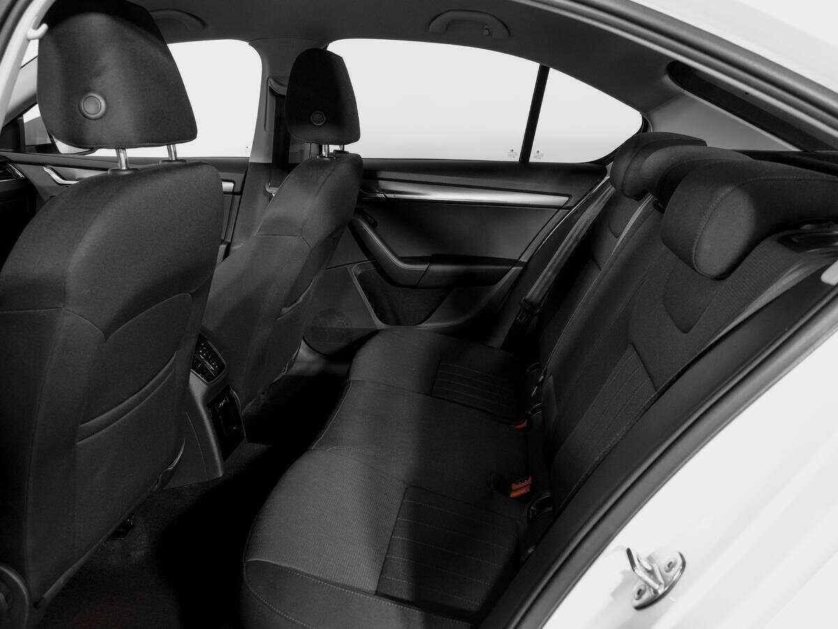 Б/У Шкода Октавия 2019 года. Фото: #9