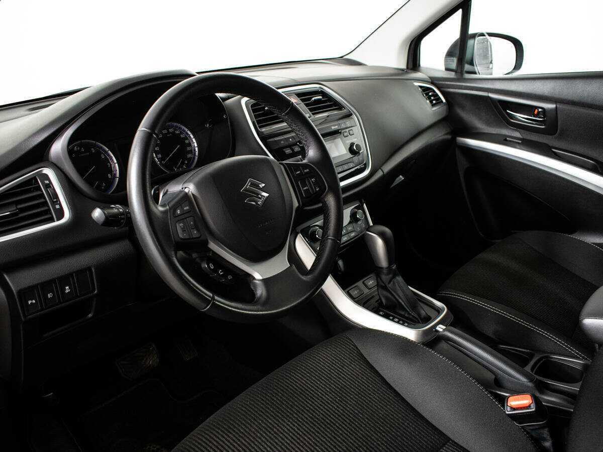 Б/У Сузуки С-Икс4 2020 года. Фото: #12