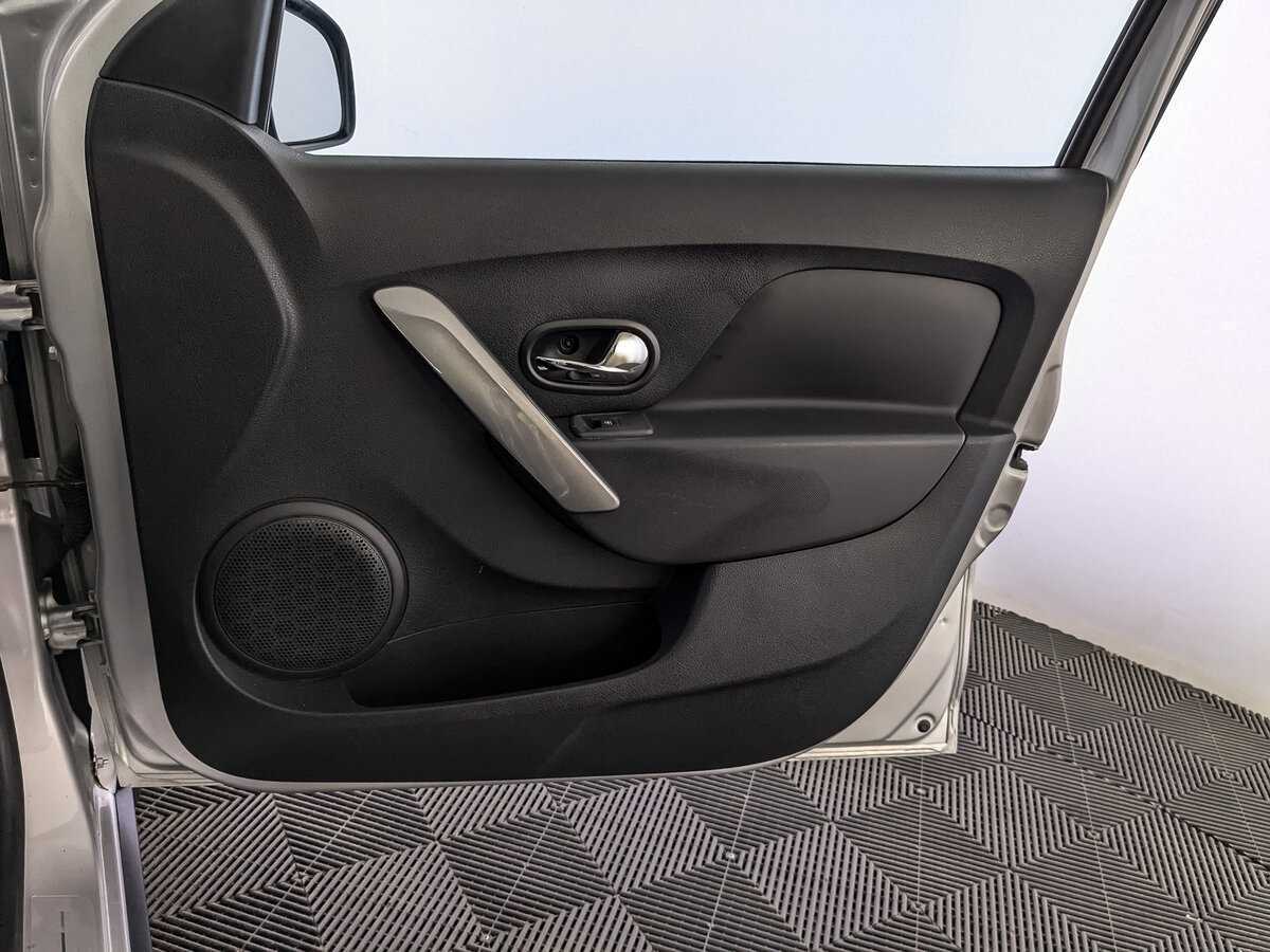 Б/У Рено Сандеро 2019 года. Фото: #19