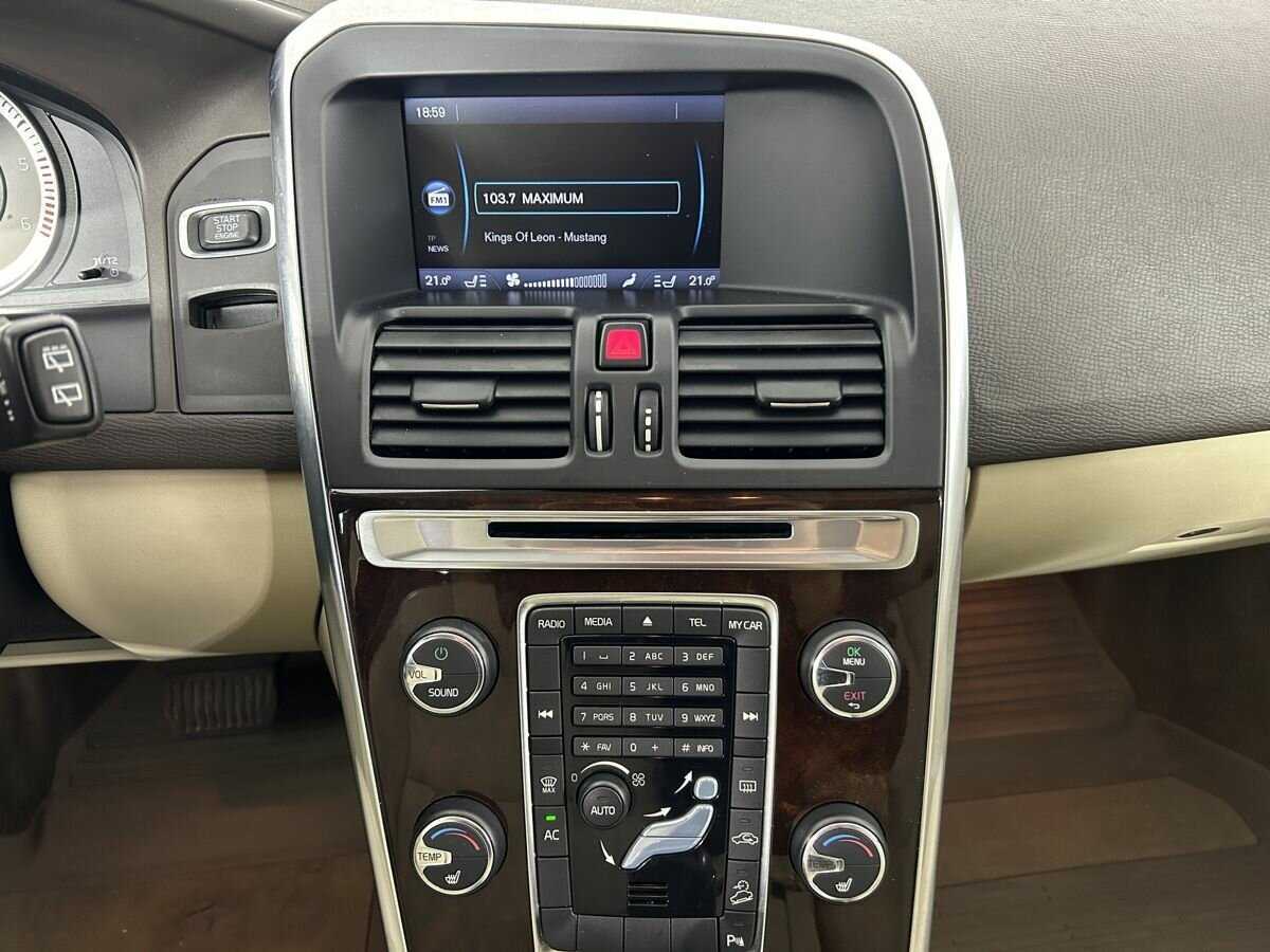 Б/У Вольво ИксЦ60 2012 года. Фото: #11