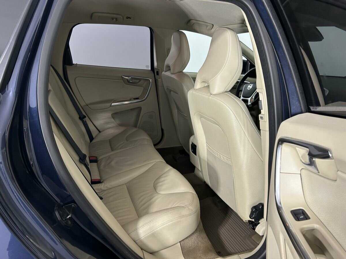 Б/У Вольво ИксЦ60 2012 года. Фото: #15