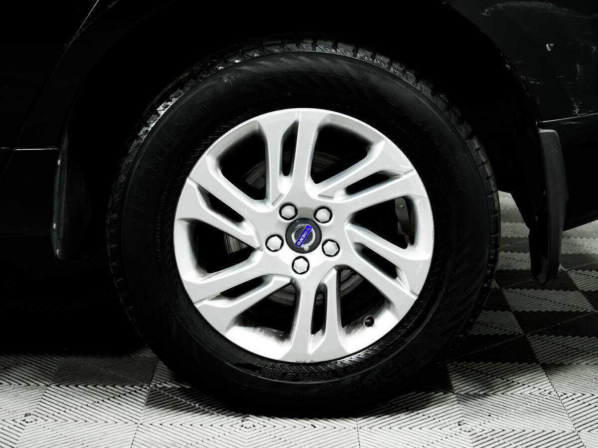 Б/У Вольво ИксЦ60 2016 года. Фото: #11