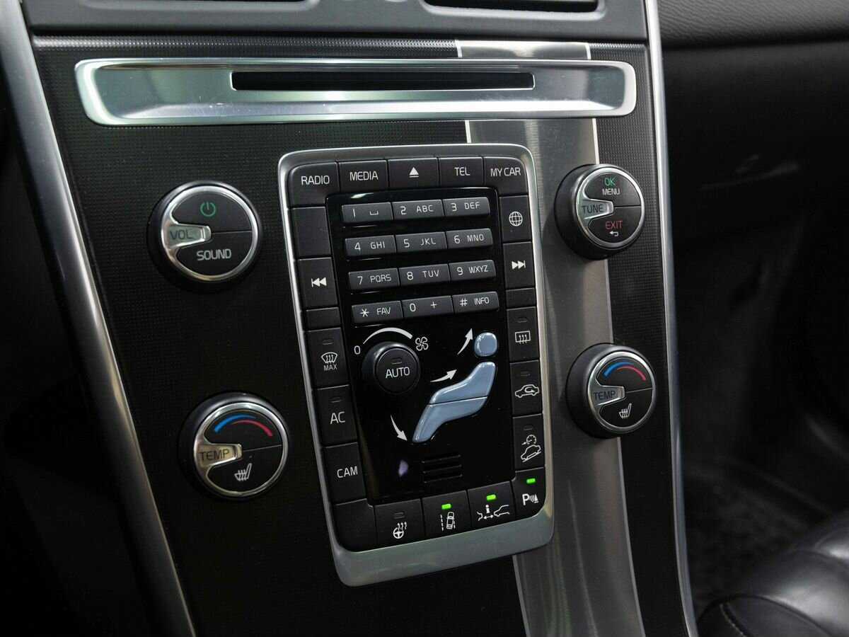 Б/У Вольво ИксЦ60 2014 года. Фото: #18