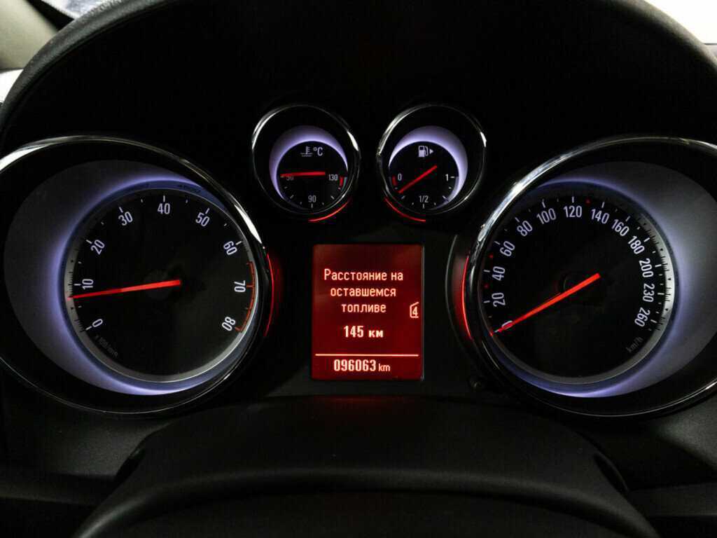 Б/У Опель Астра 2012 года. Фото: #11