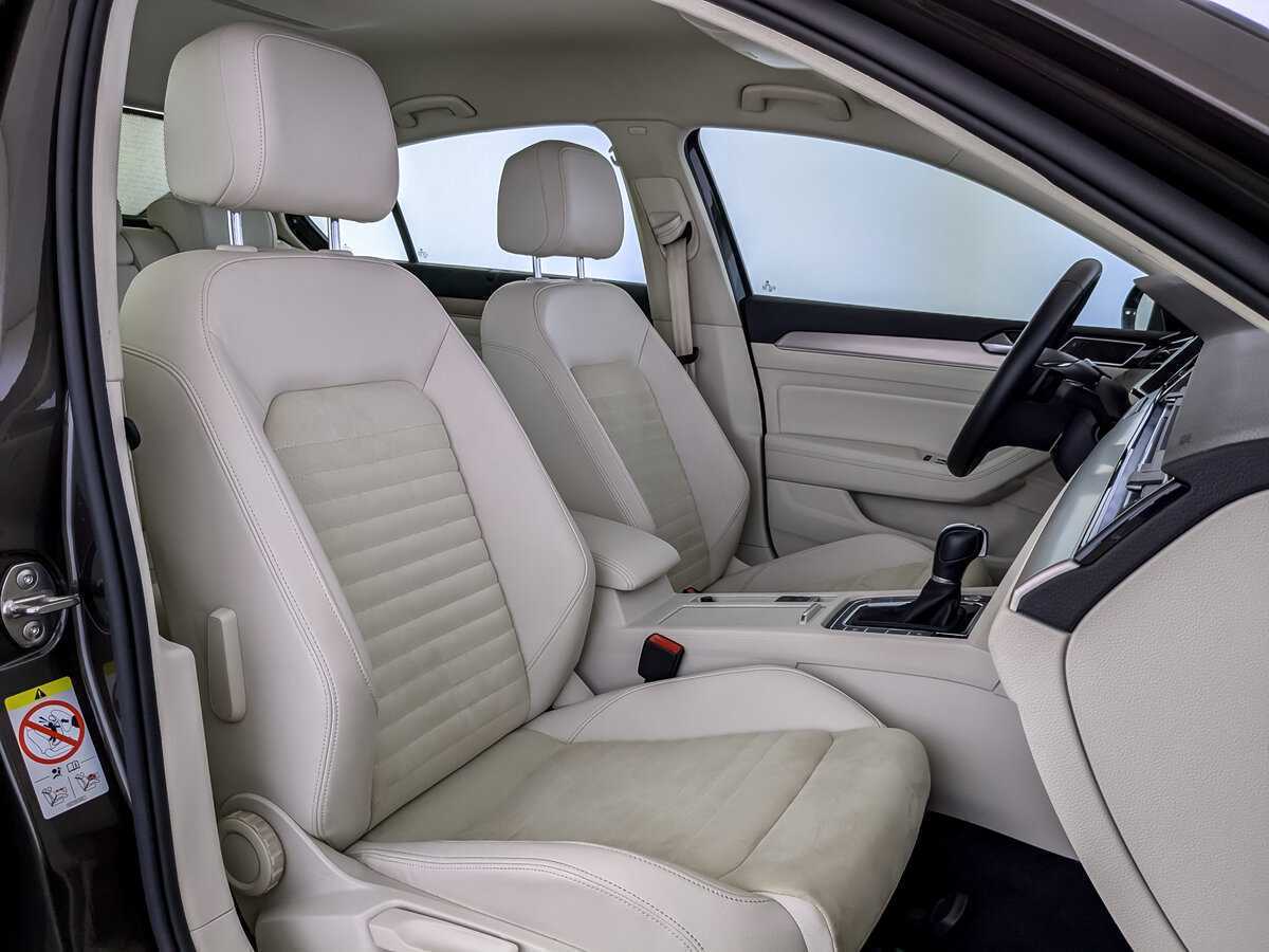 Б/У Фольксваген Пассат 2017 года. Фото: #21