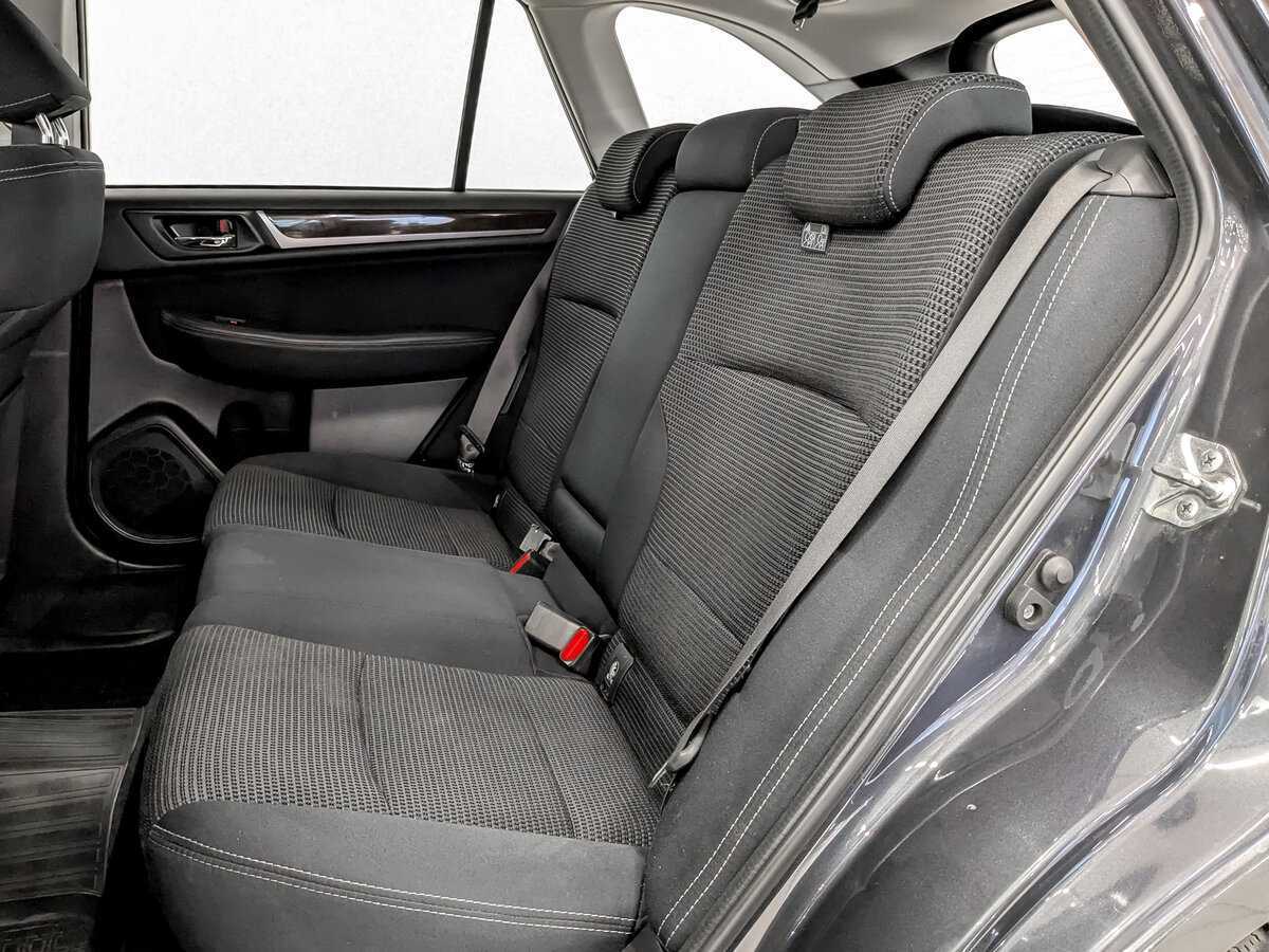 Б/У Субару Аутбэк 2015 года. Фото: #11