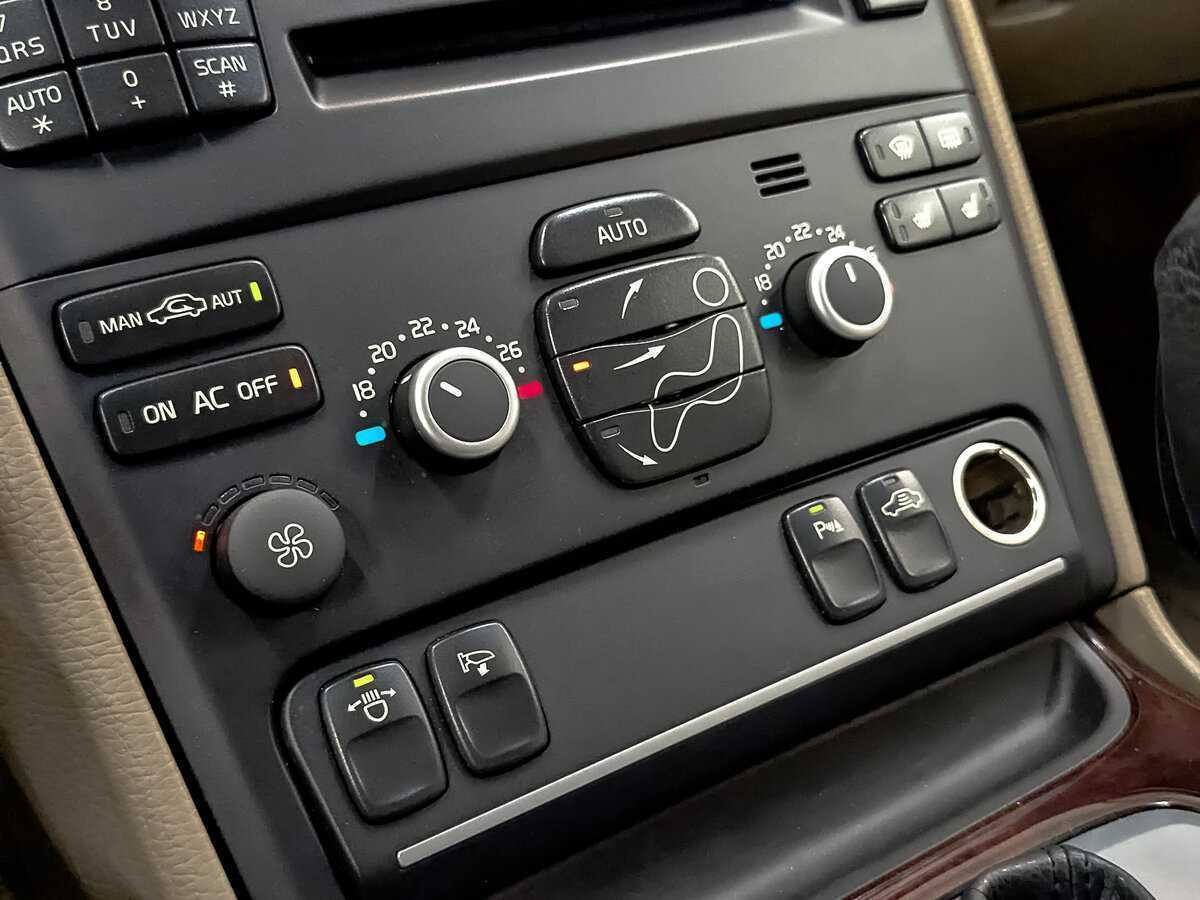 Б/У Вольво ИксЦ90 2012 года. Фото: #18