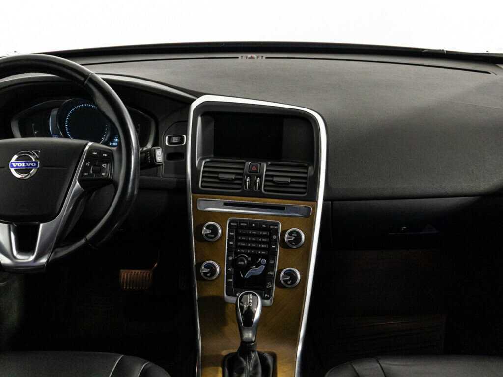 Б/У Вольво ИксЦ60 2014 года. Фото: #13