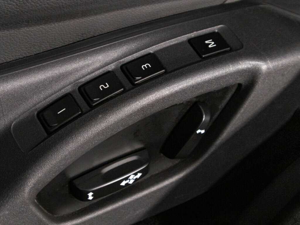 Б/У Вольво ИксЦ60 2014 года. Фото: #16