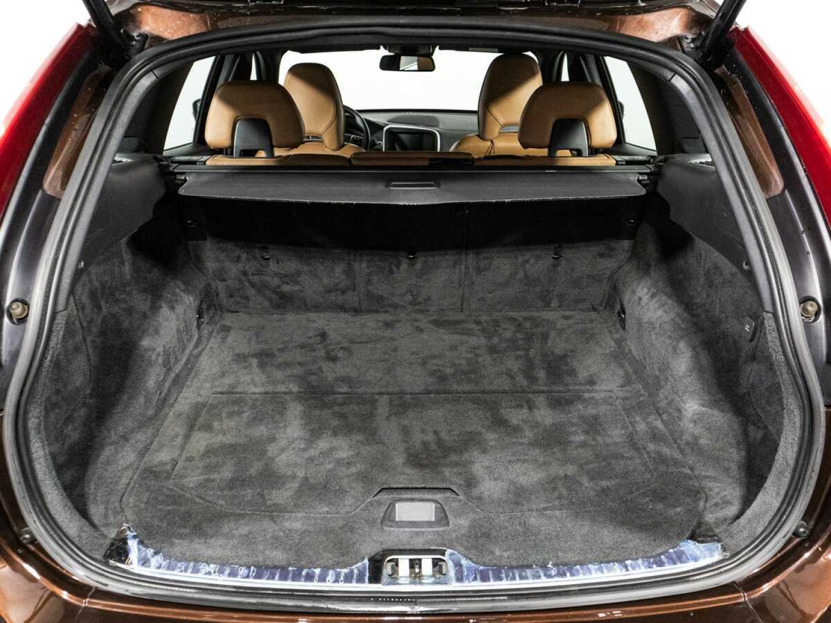 Б/У Вольво ИксЦ60 2014 года. Фото: #14