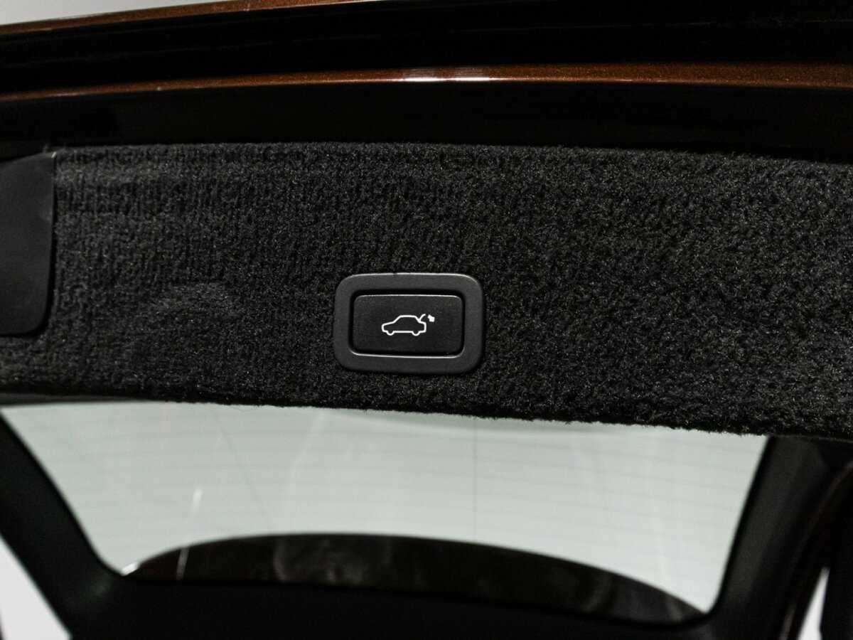 Б/У Вольво ИксЦ60 2014 года. Фото: #15