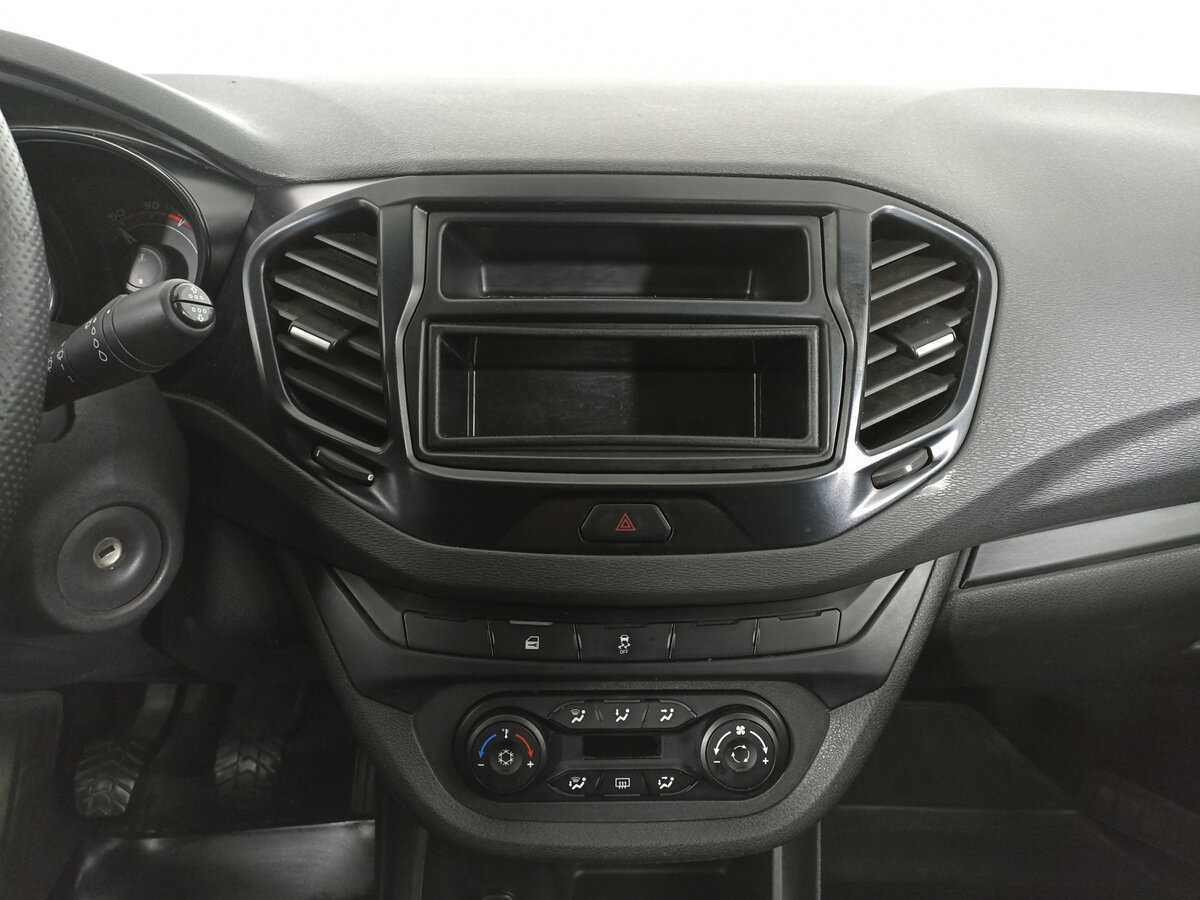 Б/У Лада (ВАЗ) Веста 2017 года. Фото: #13