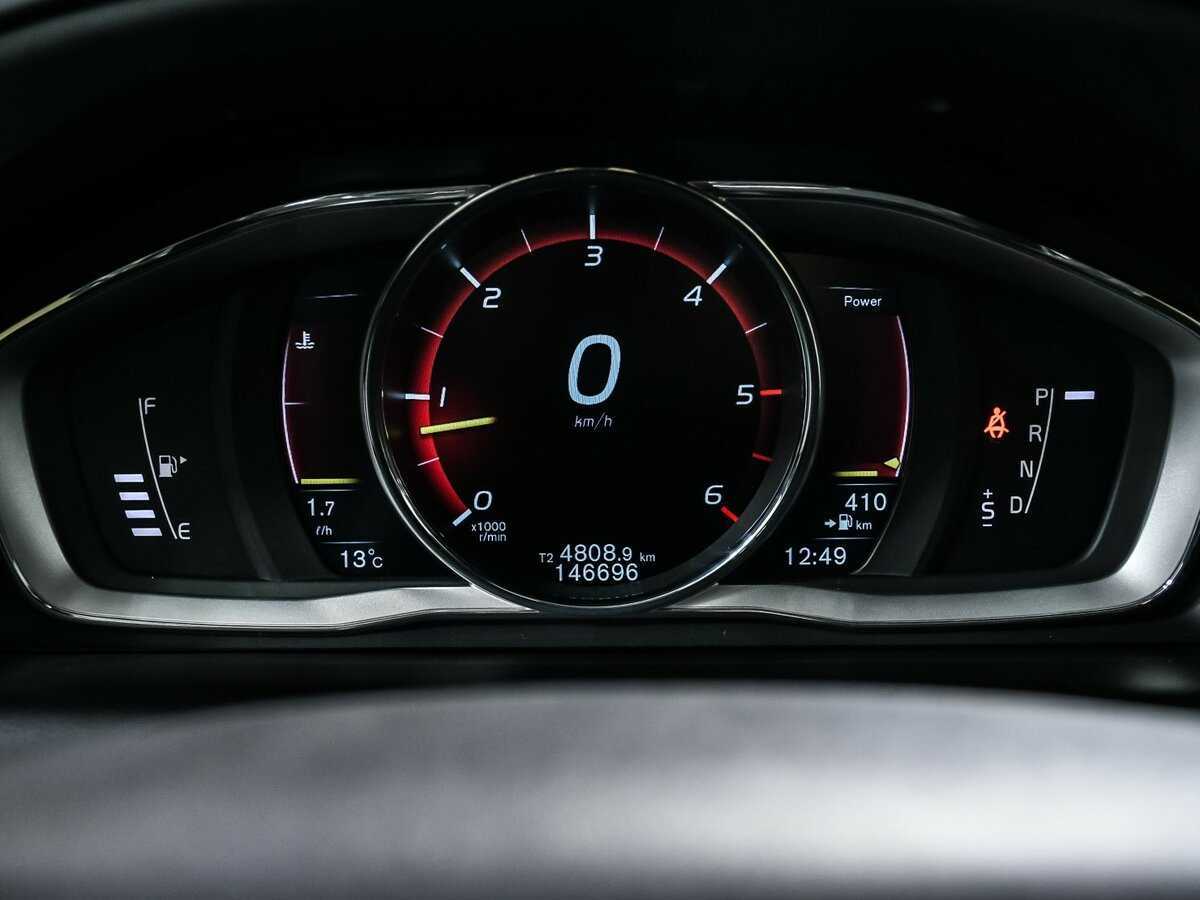 Б/У Вольво ИксЦ60 2014 года. Фото: #9