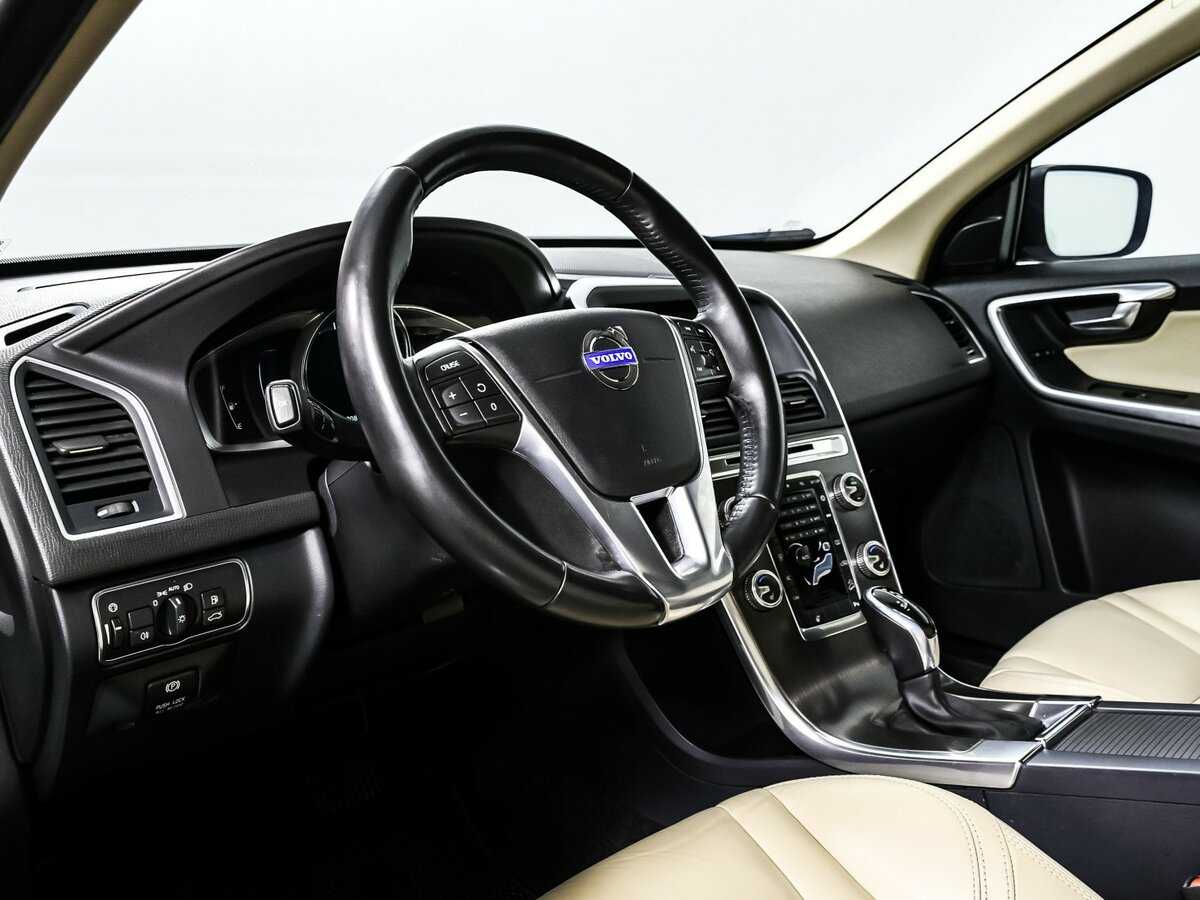 Б/У Вольво ИксЦ60 2014 года. Фото: #12