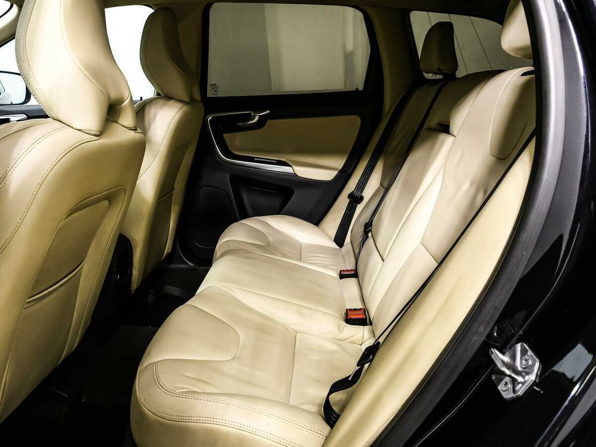 Б/У Вольво ИксЦ60 2014 года. Фото: #13