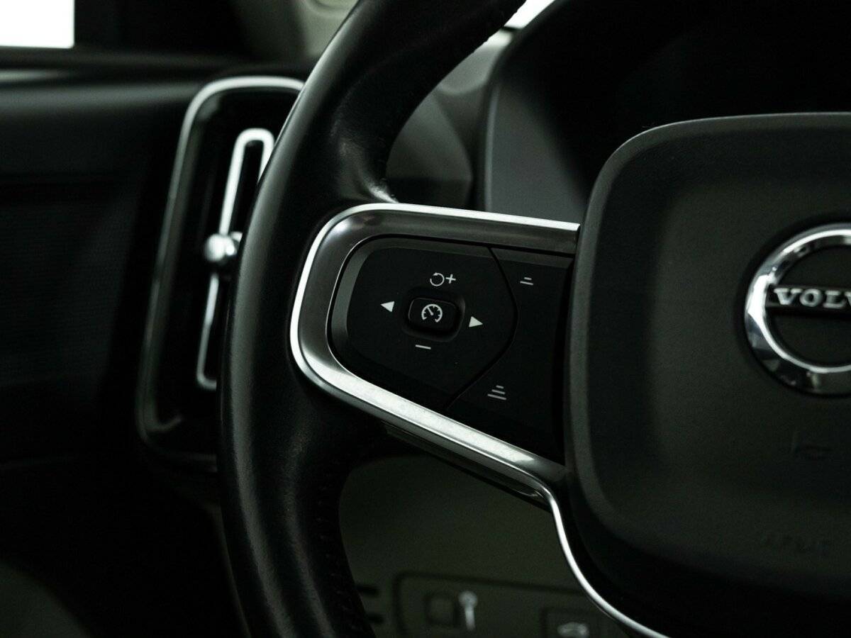 Б/У Вольво ИксЦ40 2018 года. Фото: #20