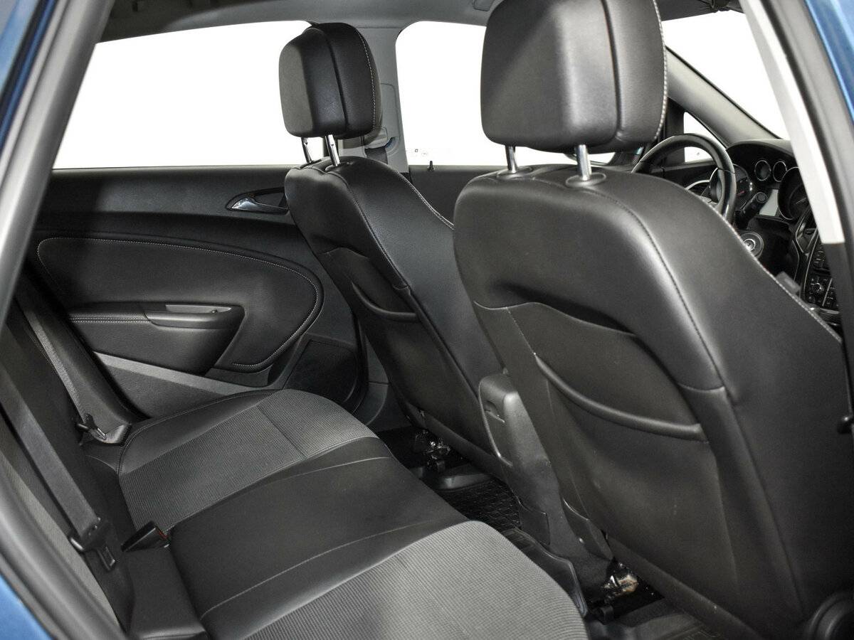 Б/У Опель Астра 2013 года. Фото: #10