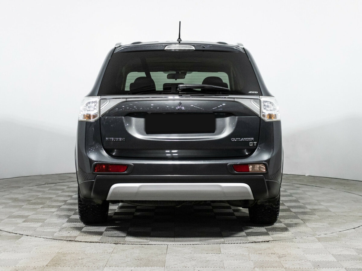 Б/У Митсубиши Оутлэндер 2014 года. Фото: #5