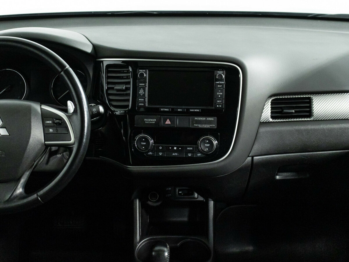 Б/У Митсубиши Оутлэндер 2014 года. Фото: #13