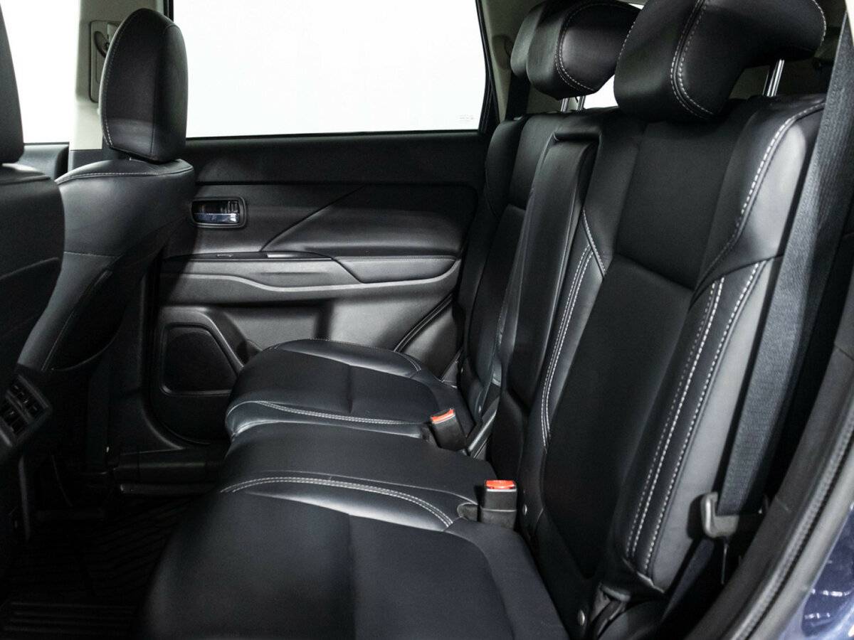 Б/У Митсубиши Оутлэндер 2020 года. Фото: #7