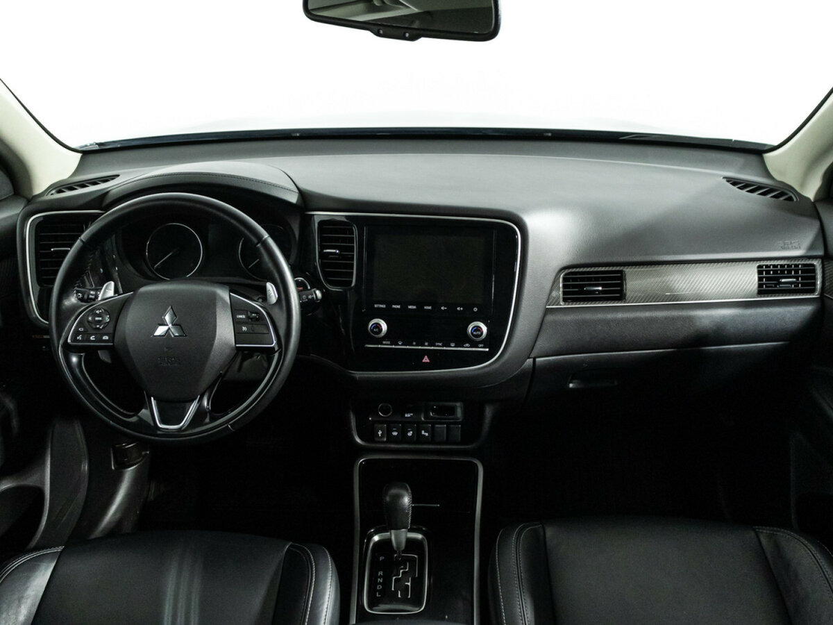 Б/У Митсубиши Оутлэндер 2020 года. Фото: #10