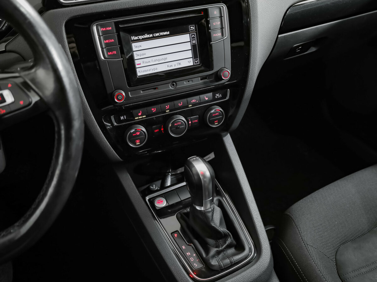 Б/У Фольксваген Джетта 2017 года. Фото: #19